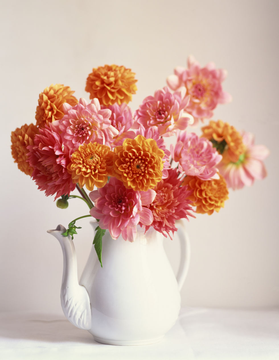 10 Creative Ways to Add Spring Flowers to Your Home Design