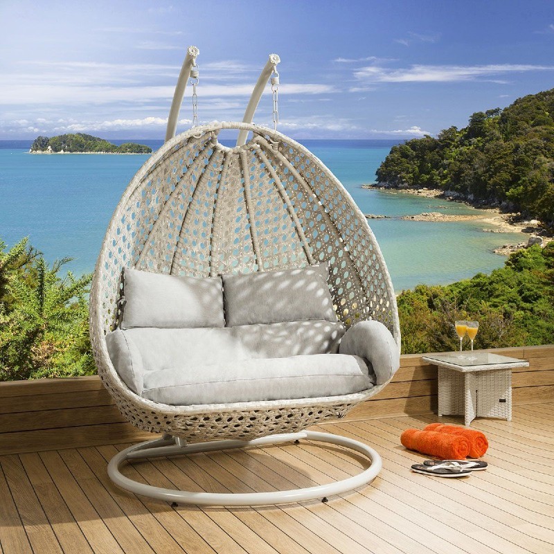 How To Elevate Your Outdoor Design For The Summer With 3 Simple Tips!