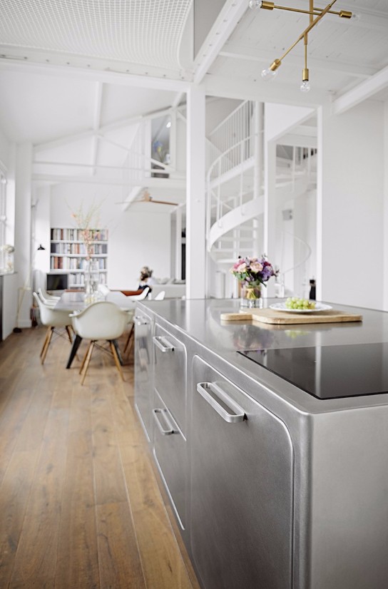 Room of the Week: Industrial Kitchen in Romantic Paris